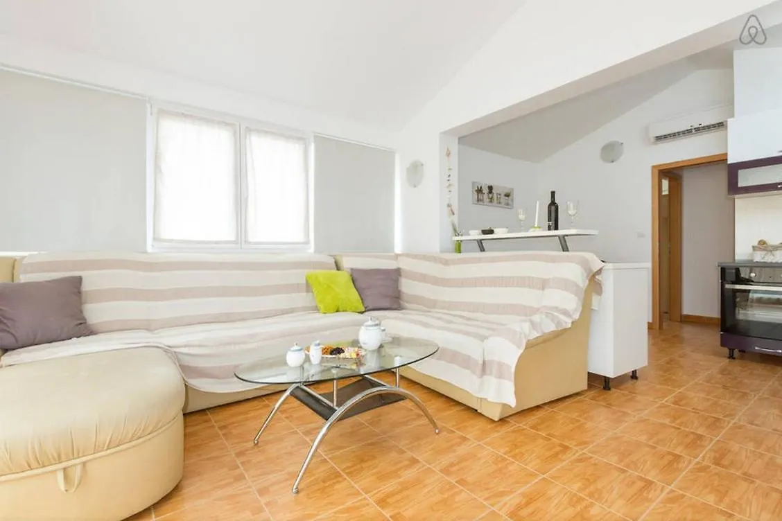 Apartment House Split
