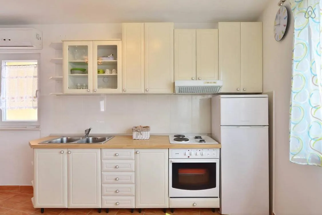 Apartment House Split