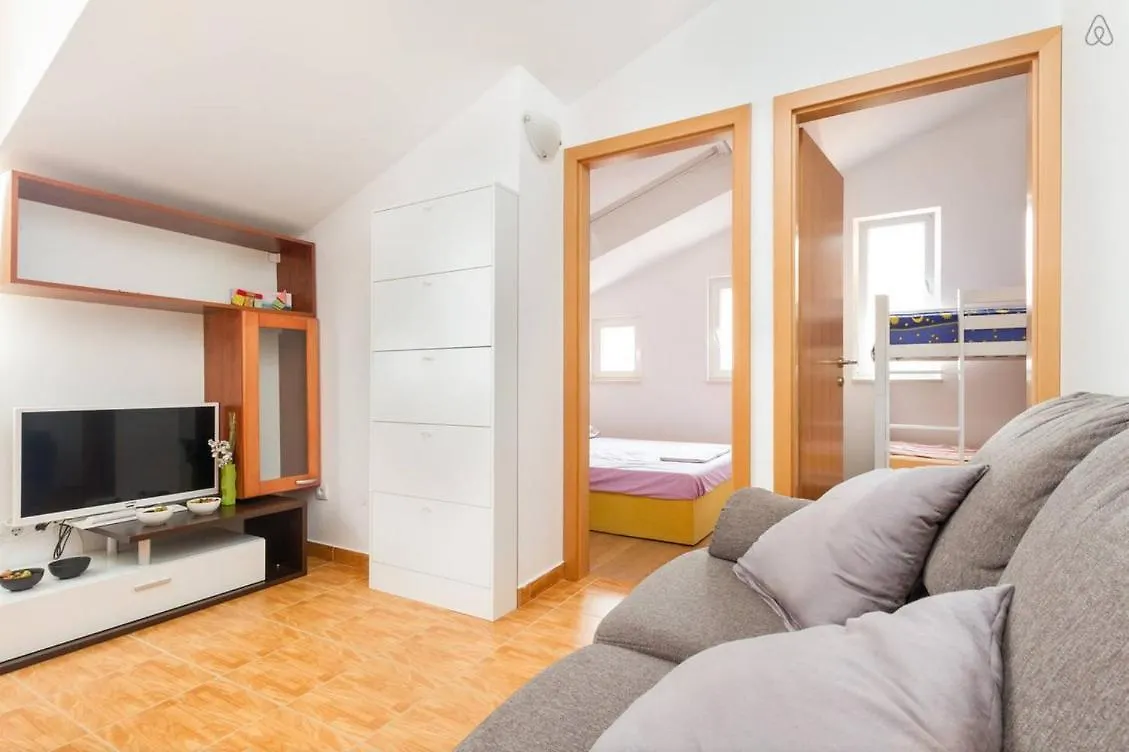 Apartment House Split